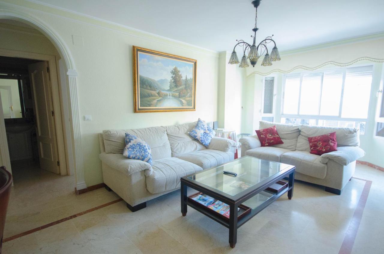 Aparment Neptuno- Located On The Promenade A Few Metres From The Beach. Estepona Exterior foto